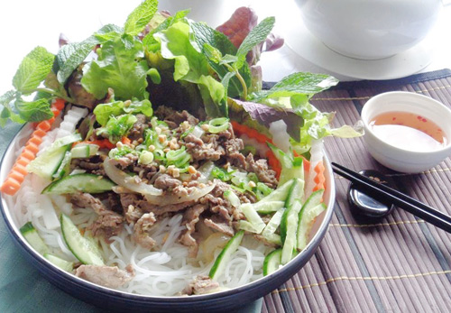 Bun-bo-nam-bo-recipe–How-to-make-Vietnamese-beef-and-noodle-Salad 1