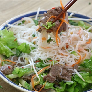 Bun-bo-nam-bo-recipe –How-to-make-Vietnamese-beef-and-noodle-Salad 9