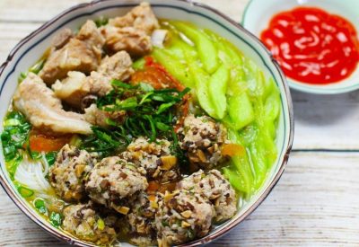 Bun Bung Recipe – Vietnamese rice vermicelli noodles with meat balls and colocasia gigantean