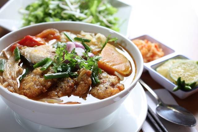 Bun-cha-ca-recipe-Vietnamese-fish-cake-rice-noodles-soup 1