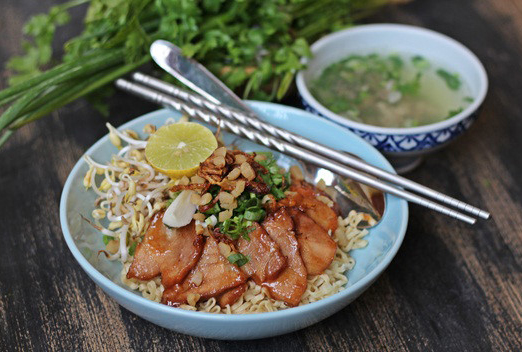 Mi kho recipe – Vietnamese dry noodles with char siu meat 1