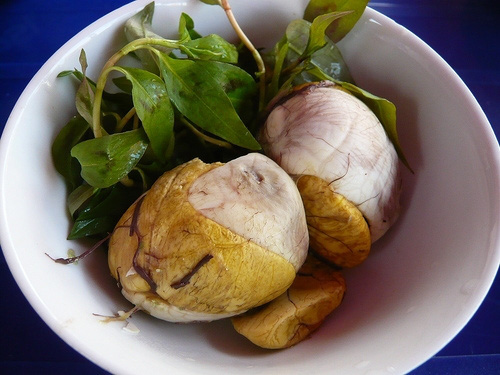 What-is-balut-egg-Lets- discover-how-to-eat-balut-in-Vietnam 9