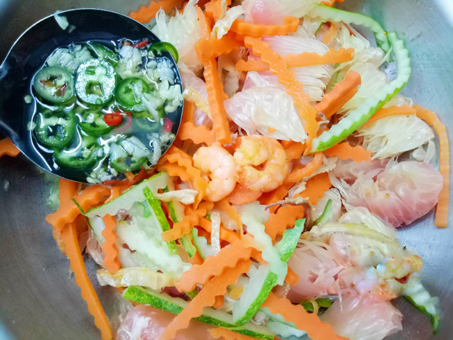 Vietnamese-pomelo-salad-with-shirmp-and-dried-squid-recipe 8