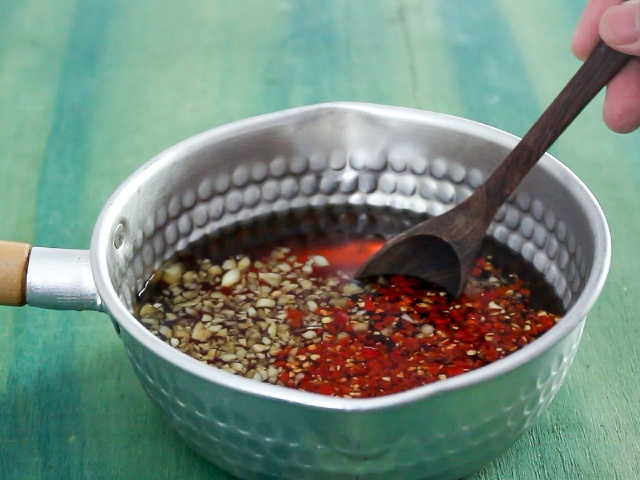 Cu-Cai-Ngam-Nuoc-Mam-Recipe–Vietnamese-Pickled-Daikon-in-Fish-Sauce 11