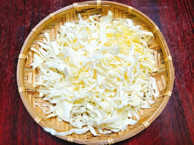 Goi-ga-bap-cai-Recipe-Vietnamese-chicken-cabbage-salad 2