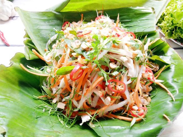 Goi-ga-xe-phay-vietnamese-poached-chicken-salad-recipe 1