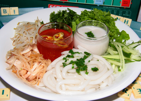 Banh-Tam-Bi-Recipe-Vietnamese-vermicelli-with-pork-and-coconut-cream 6