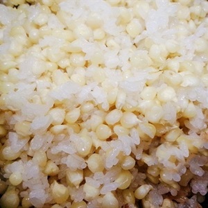 Xoi-bap-Recipe–Sticky-rice-with-Corn-and-Mung-beans 8