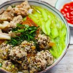 Bun Bung Recipe – Vietnamese rice vermicelli noodles with meat balls and colocasia gigantean