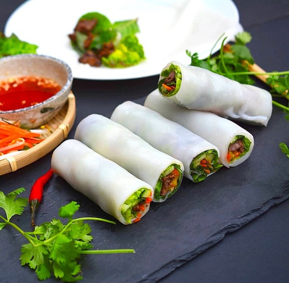 Pho-Cuon-Recipe–How-to-make-Pho-roll-with-beef 2